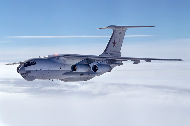Самолет-заправщик Ил-78 совершит аварийную посадку в Жуковском