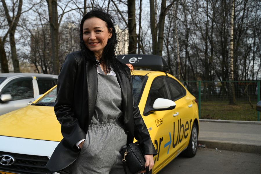 Актриса Анна Бачалова вспоминает, как работала в таксомоторной компании