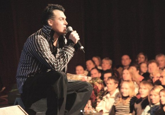 «Поцеловались один раз»: певец Юлиан прокомментировал слухи о свадьбе с Вовк