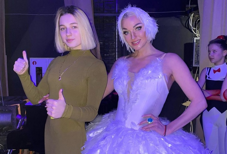 «Женственная, серьезная»: пользователи Сети похвалили подросшую дочь Волочковой