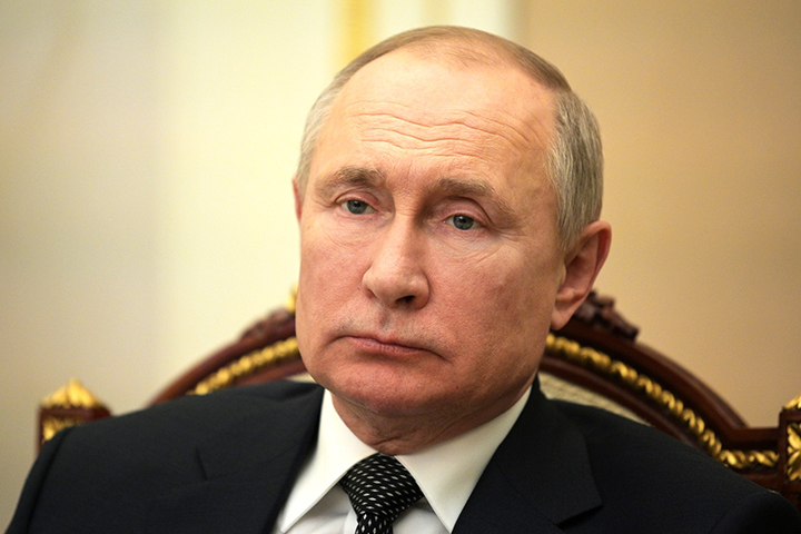 Путин поручил ускорить работу по защите персональных данных россиян