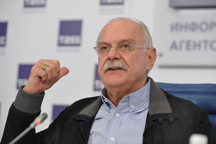 Михалков подчеркнул разницу между «госпожой Галкиной» и «великими умами»