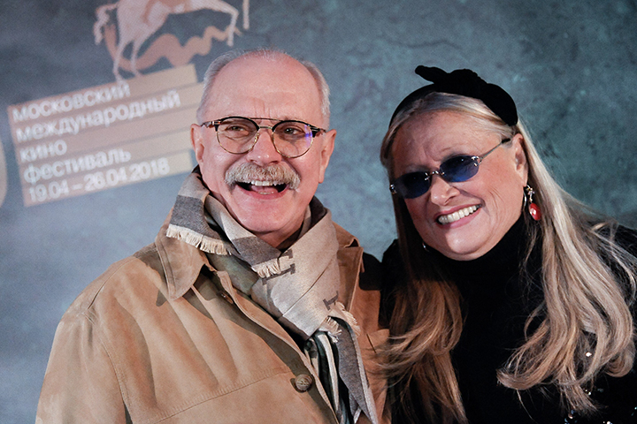 Никита Михалков в честь дня рождения супруги рассказал, где и как они познакомились