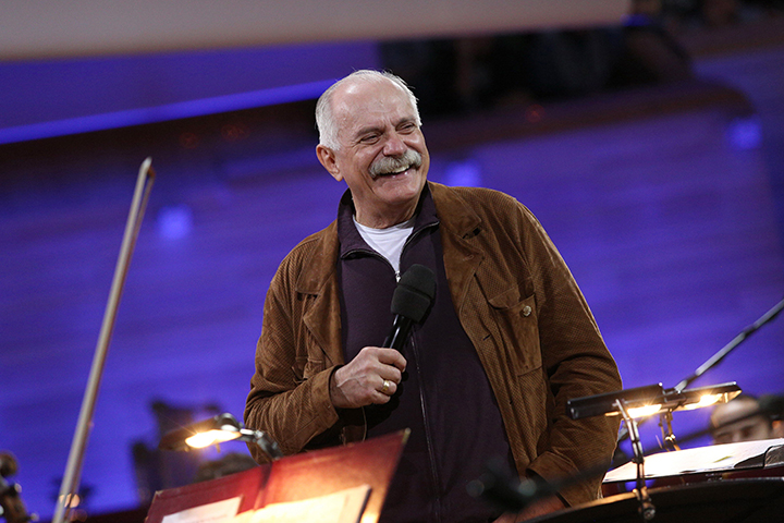 Михалков выступил против проката фильмов с уехавшими из России артистами