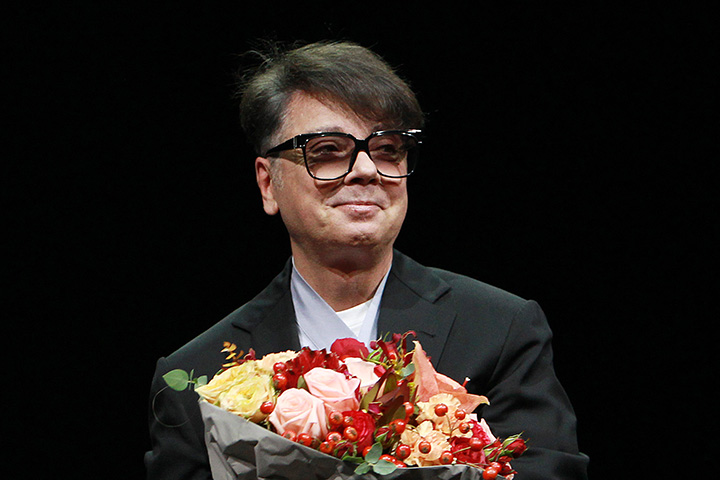 Тяжелобольной Юдашкин впервые за долгое время вышел в свет