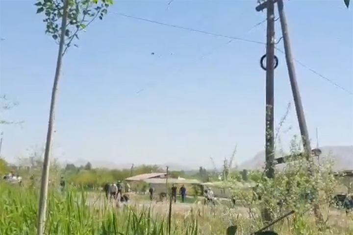 В Киргизии сообщили о продолжении боев на границе с Таджикистаном