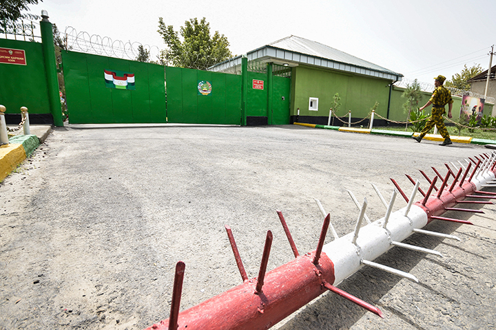 Граждане России не пострадали при столкновении на границе Таджикистана