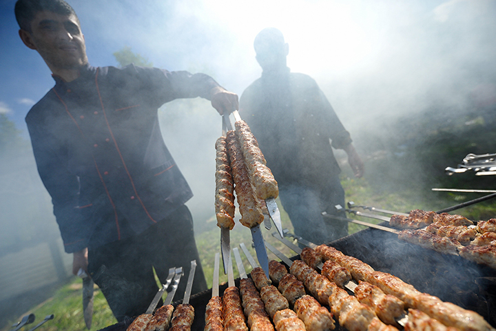 Шеф-повар предложил полезную замену традиционным шашлыкам