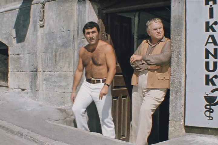 Каневский рассказал Урганту, почему снялся топлес в фильме «Бриллиантовая рука»