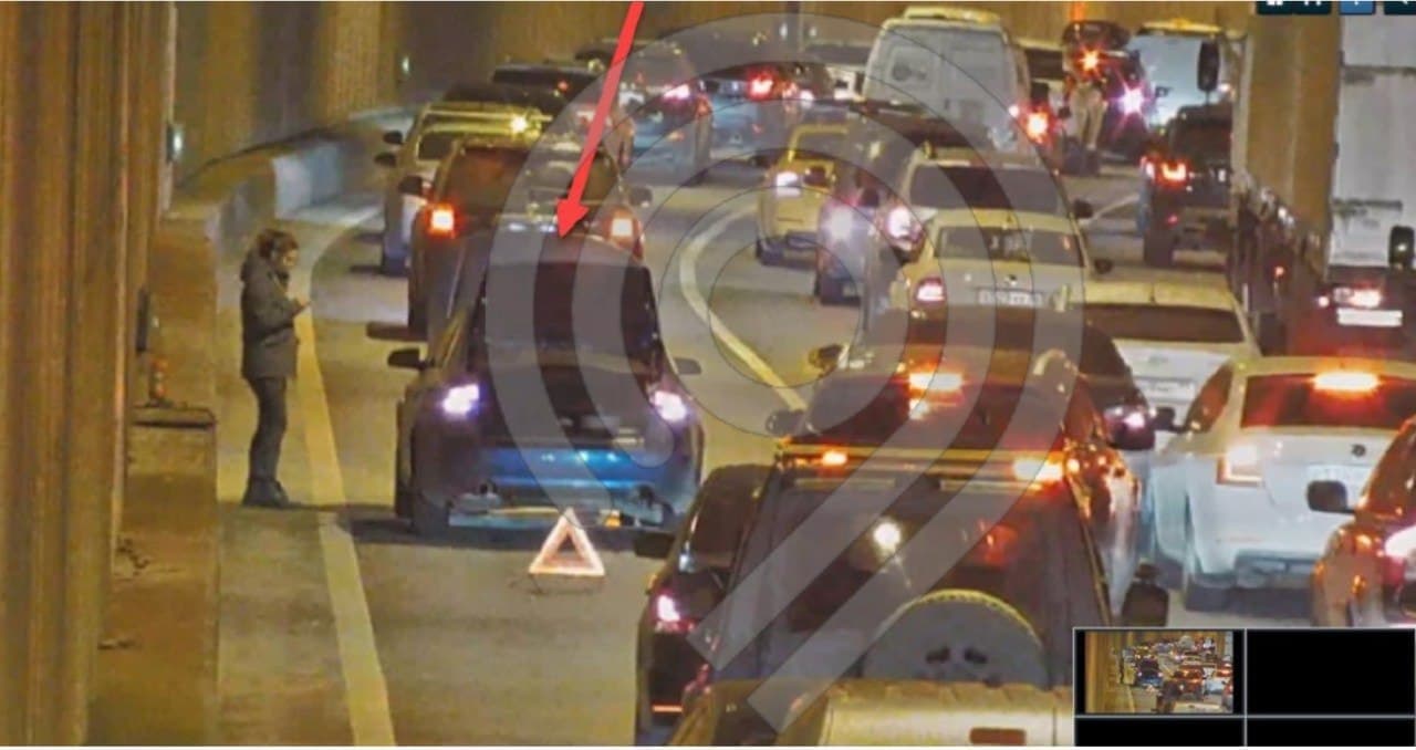 Машина загорелась в Лефортовском тоннеле