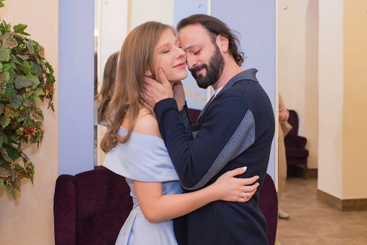 Стал известен пол будущего ребенка Арзамасовой и Авербуха