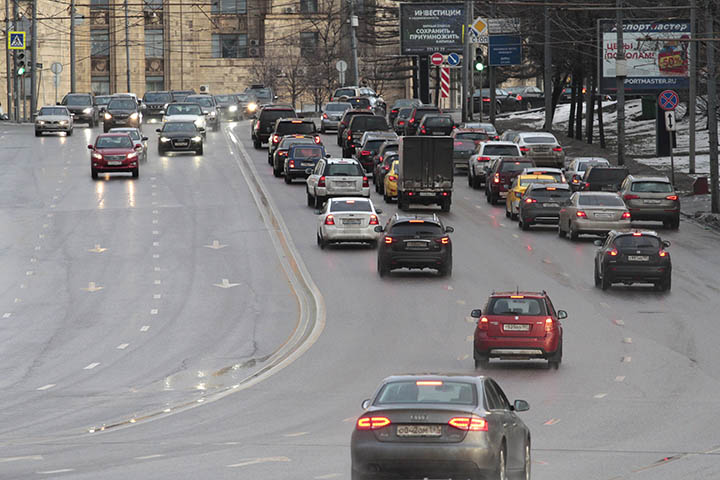 Схема движения транспорта временно изменится в двух районах Москвы