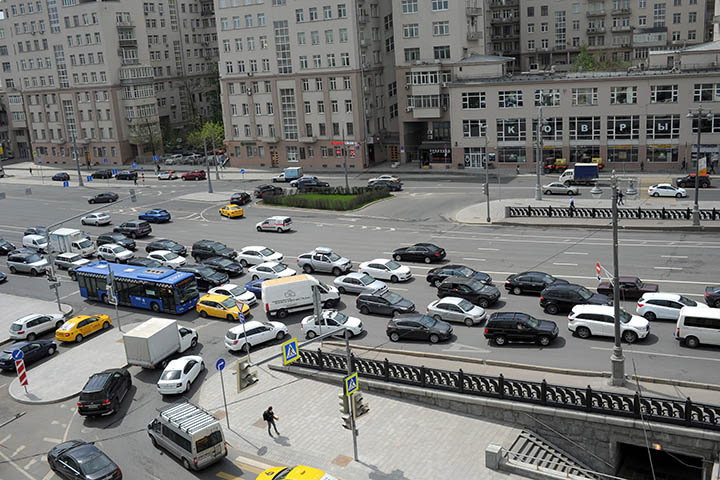 Подмосковных автомобилистов предупредили об утренних заморозках