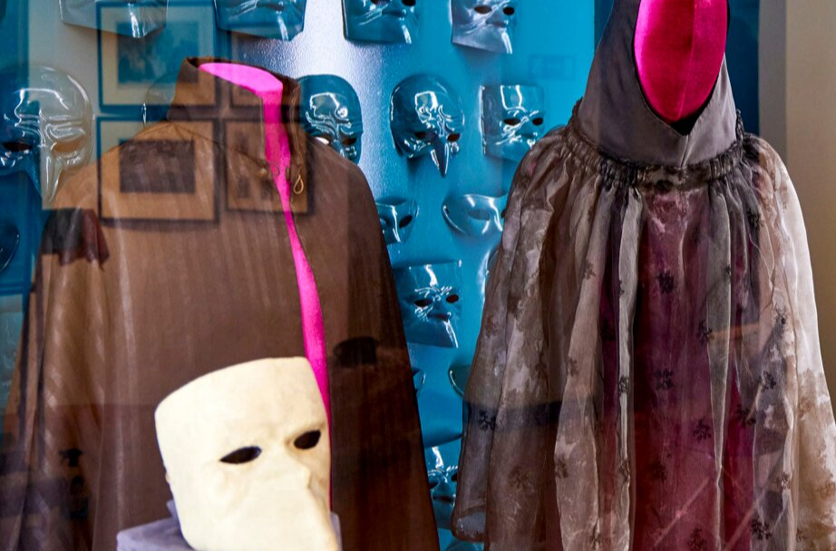 Маски и гравюры: в музее-заповеднике «Царицыно» открыли выставку о Венеции