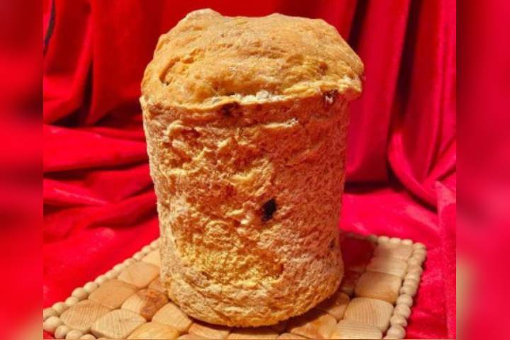 Кулич за 10 миллионов. Зачем москвич решил продать семейную реликвию