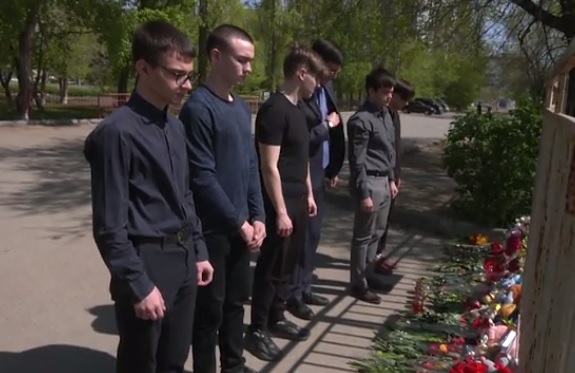Церемония прощания с погибшими в ДТП на Ставрополье детьми прошла в Волгограде