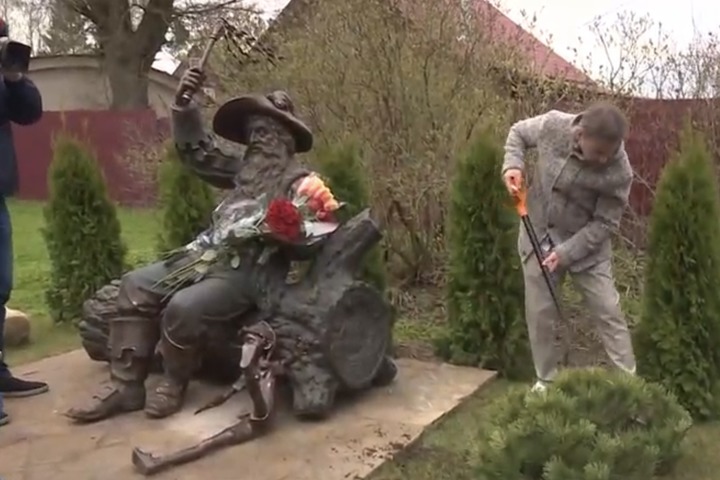 Памятник Владимиру Этушу появился в Подмосковье