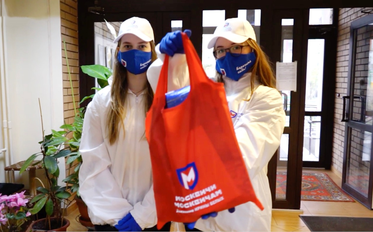 Активисты движения «Москвичи москвичам» на постоянной основе оказывают адресную помощь ветеранам