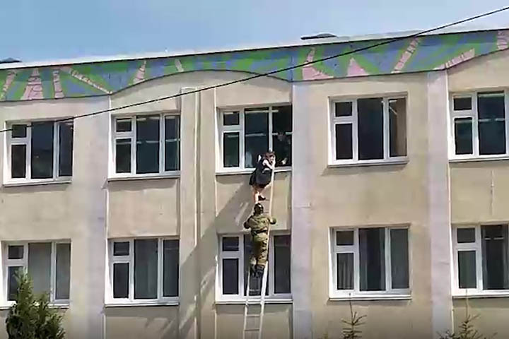 Число погибших при стрельбе в казанской школе увеличилось до девяти