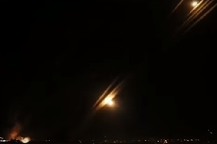 Израильские истребители поразили объект военной разведки ХАМАС в секторе Газа