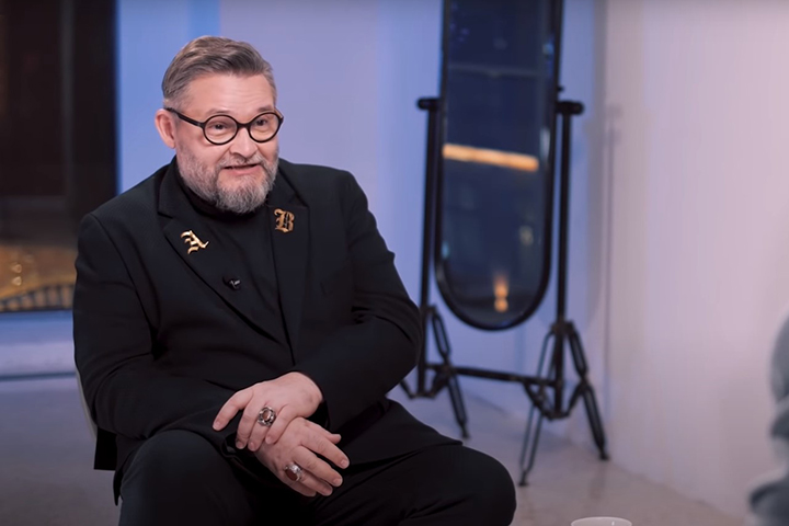 Александр Васильев назвал оттенок, который создает ощущение позитива