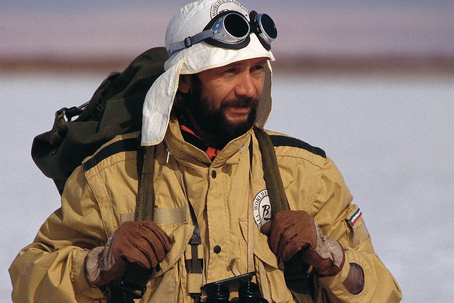 Виталий Сундаков в одной из экспедиций