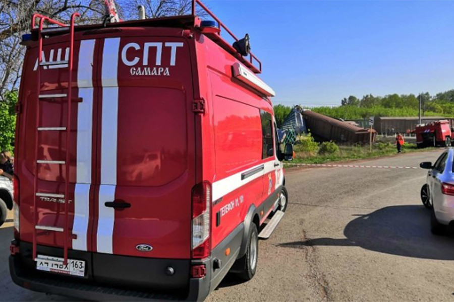 Пятнадцать грузовых вагонов сошли с рельсов под Самарой
