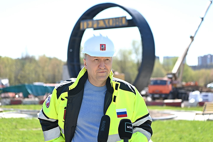 Андрей Бочкарев: Реконструкцию улицы Барклая завершат в середине 2022 года