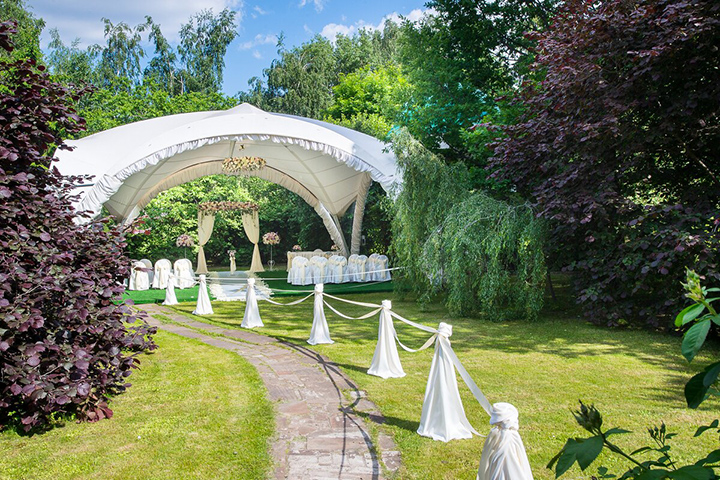 В Москве на площадке в парке-отеле «Даниловский» прошли первые бракосочетания