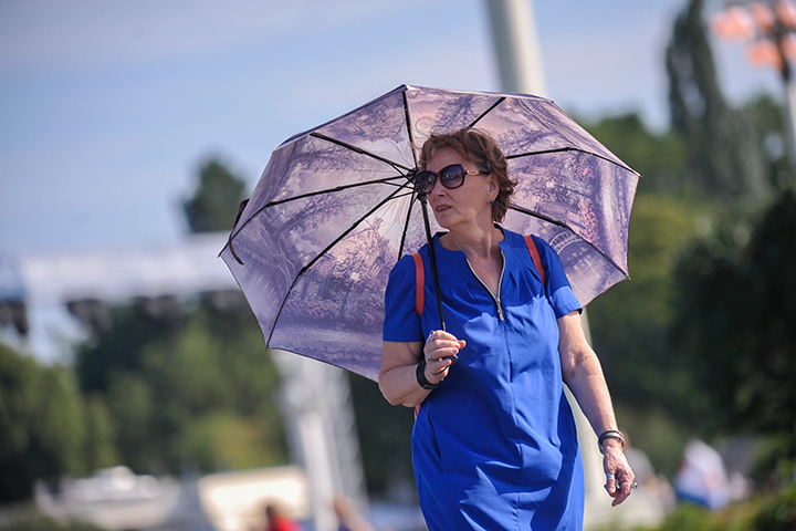 «Оранжевый» уровень погодной опасности из-за жары снова продлили в Москве