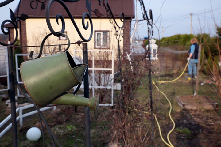 «Будете выращивать одуванчики»: когда и где в Подмосковье купить дом и не прогадать