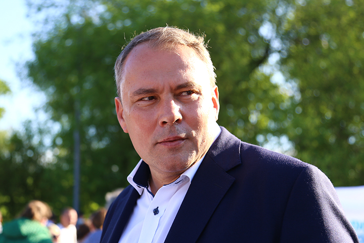 Петр Толстой заявил, что дворы в Кузьминках должны заасфальтировать максимально оперативно