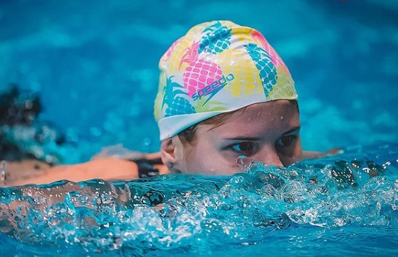 Каменева взяла бронзу ЧЕ на дистанции 100 метров на спине после повторного заплыва