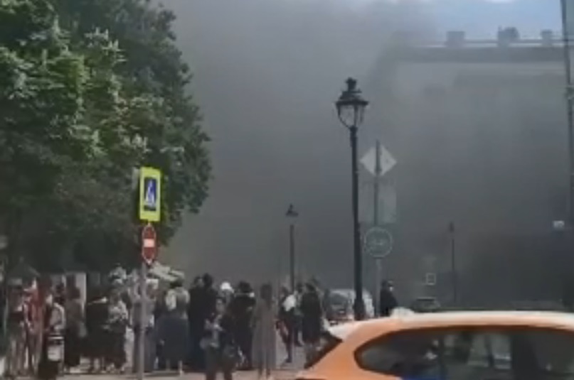 Движение перекрыли в центре Москвы из-за пожара