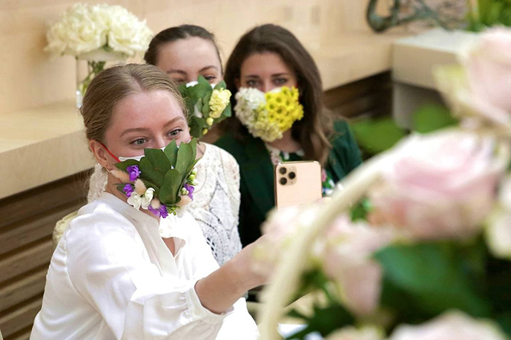 Москвичам рассказали о работе экоцентра «Цветоводство» на ВДНХ