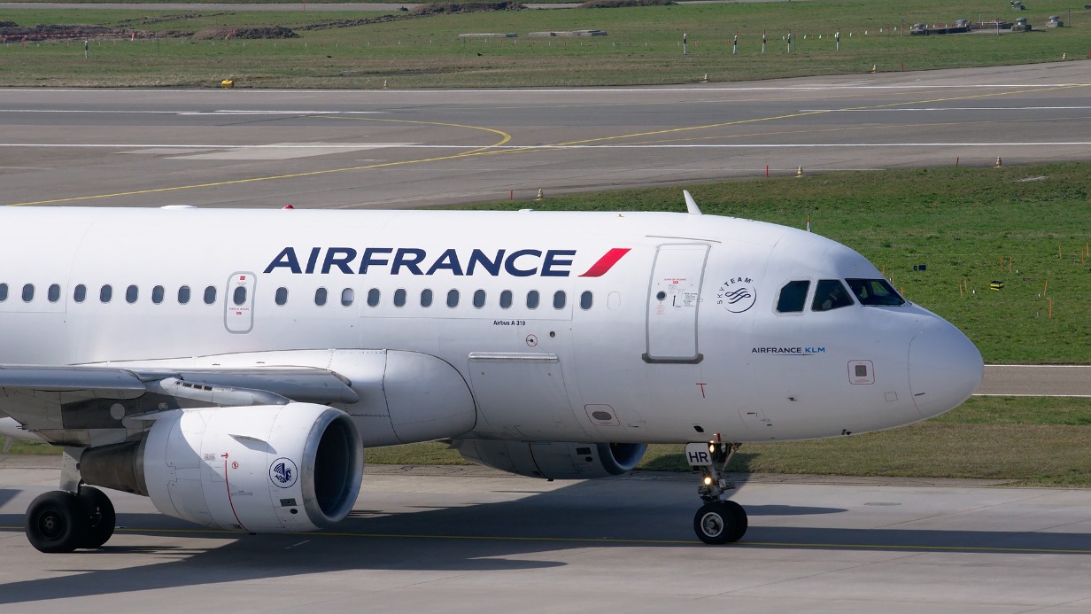 Рейсы air france. Французские авиалинии. Рейс 66 Air France. Самолëты Эйр Франс. Рейс Москва Париж.