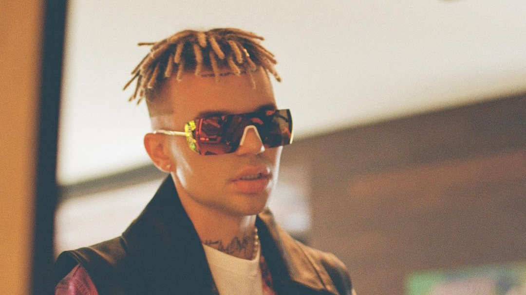 Суд лишил рэпера Элджея водительских прав на год и семь месяцев