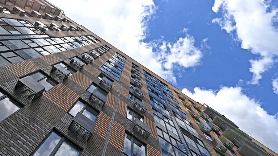 Дом по адресу: улица Люблинская, вл. 113, построен по программе реновации, сейчас готовятся документы для разрешения на его ввод в эксплуатацию 