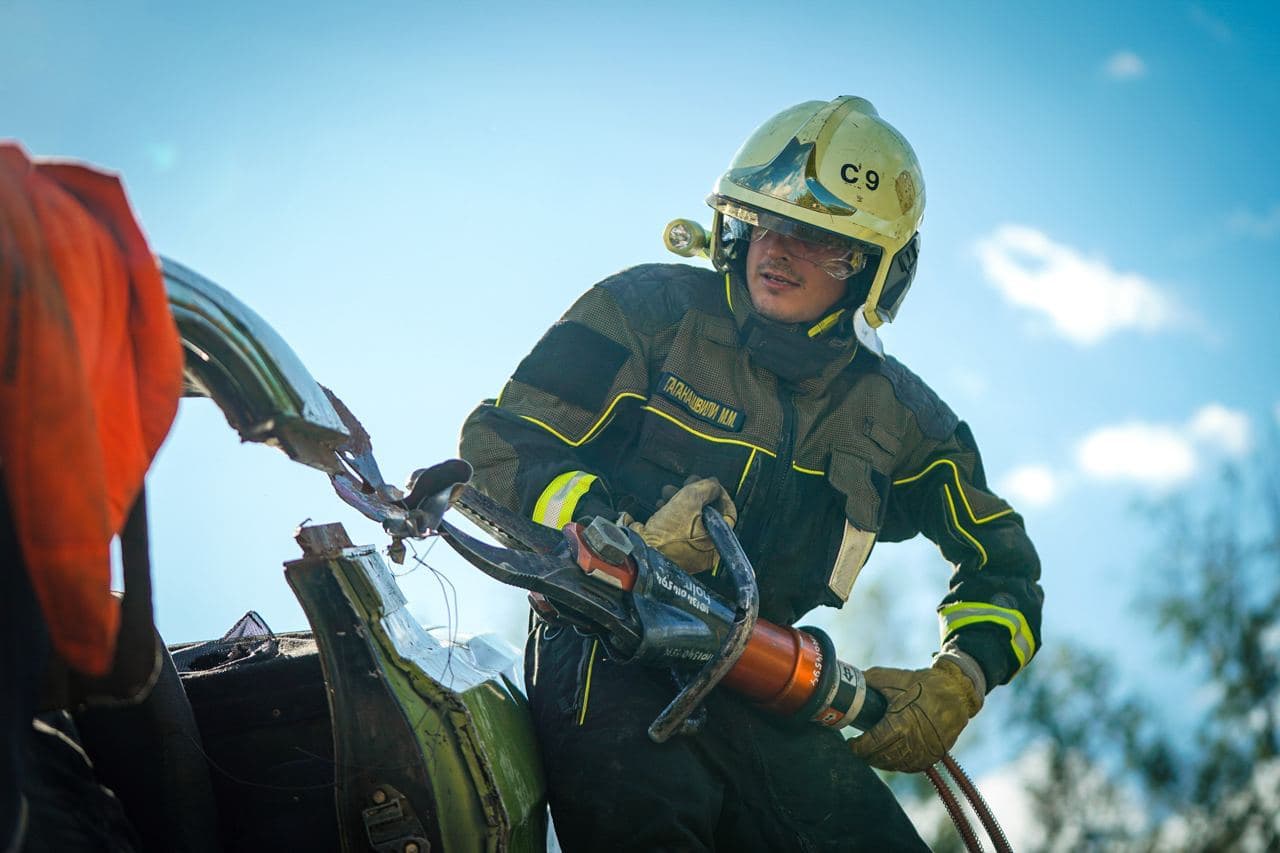 Обвалившийся потолок школы рухнул на детей в Красногорске, двое пострадали