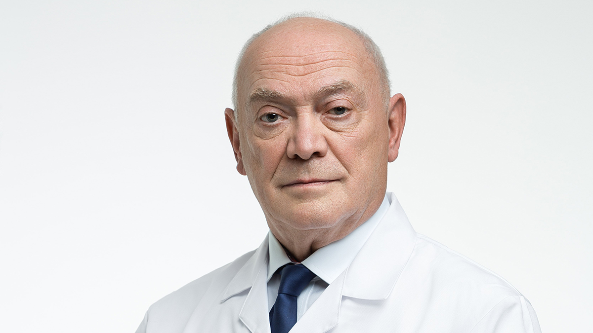 Доктор Румянцев призвал работодателей мотивировать сотрудников бросить курить