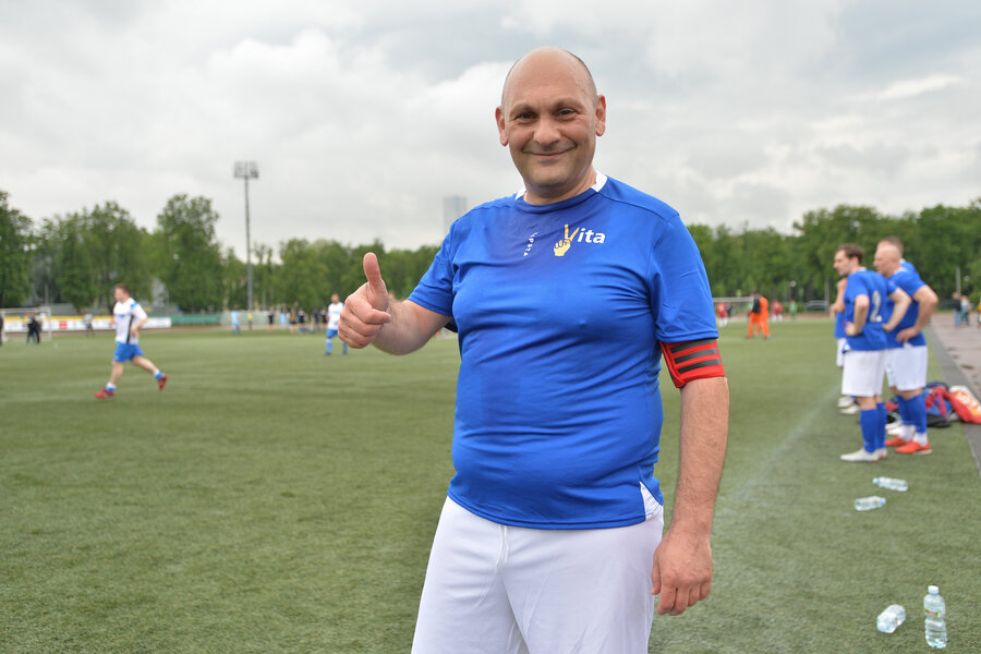 Главный врач столичной клинической больницы № 13 Сергей Аракелов во время благотворительного турнира «Кубок добра». Все собранные средства от этого мероприятия пойдут на лечение детей