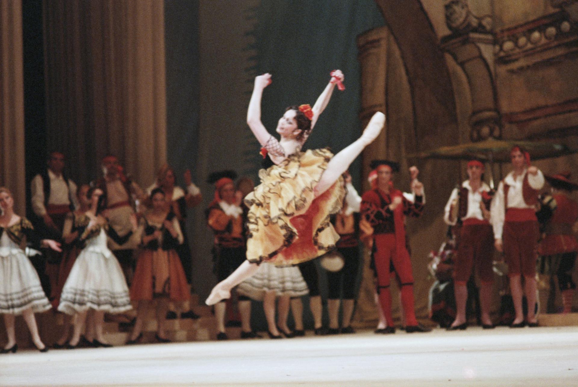 Сергей Собянин поздравил народную артистку СССР Надежду Павлову с днем рождения