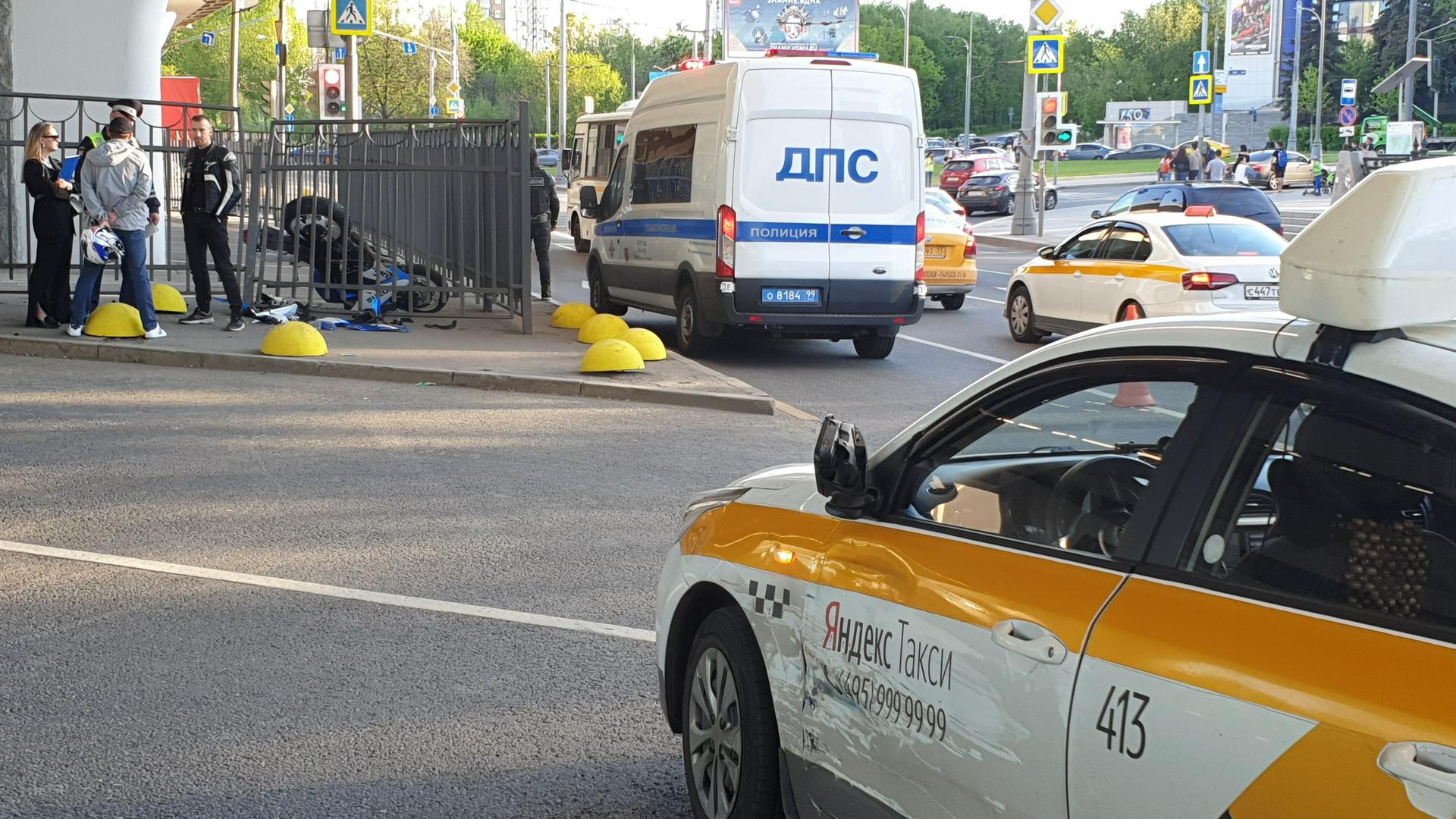 Водитель мотоцикла пострадал в результате ДТП на северо-востоке Москвы