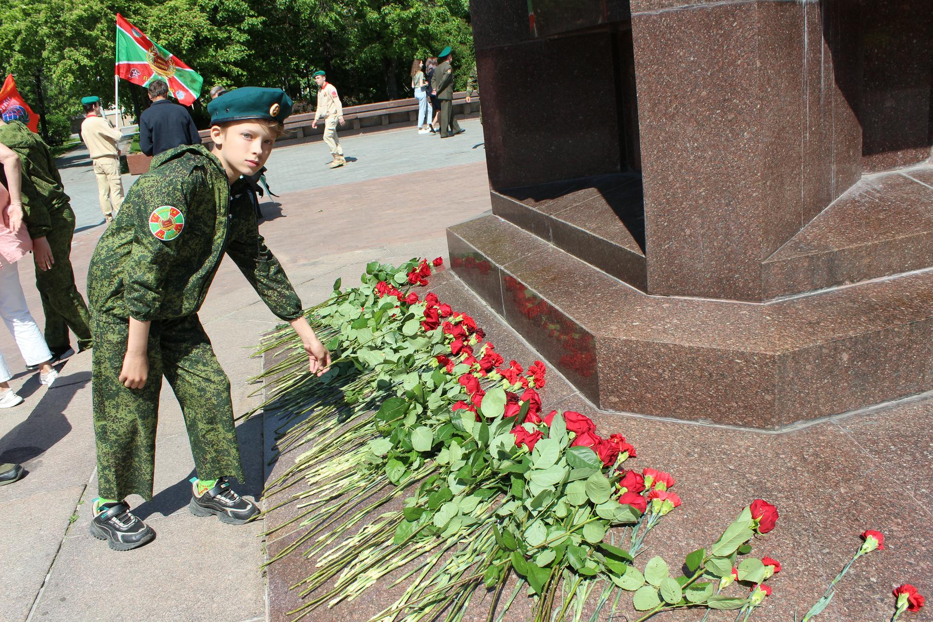Юнармейцам вручили зеленые береты