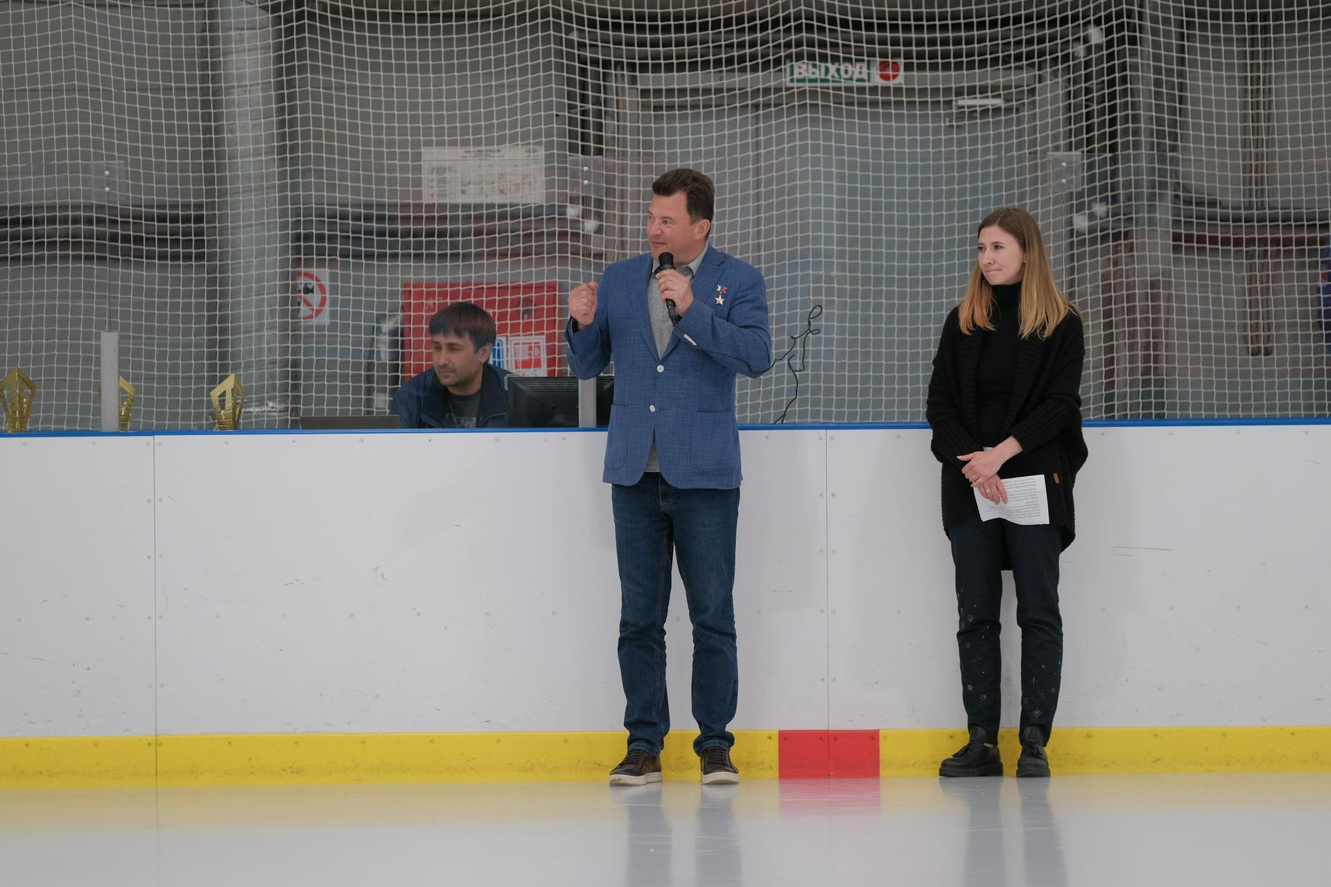 Хоккеисты Чертанова сразились за Кубок космонавта Романенко