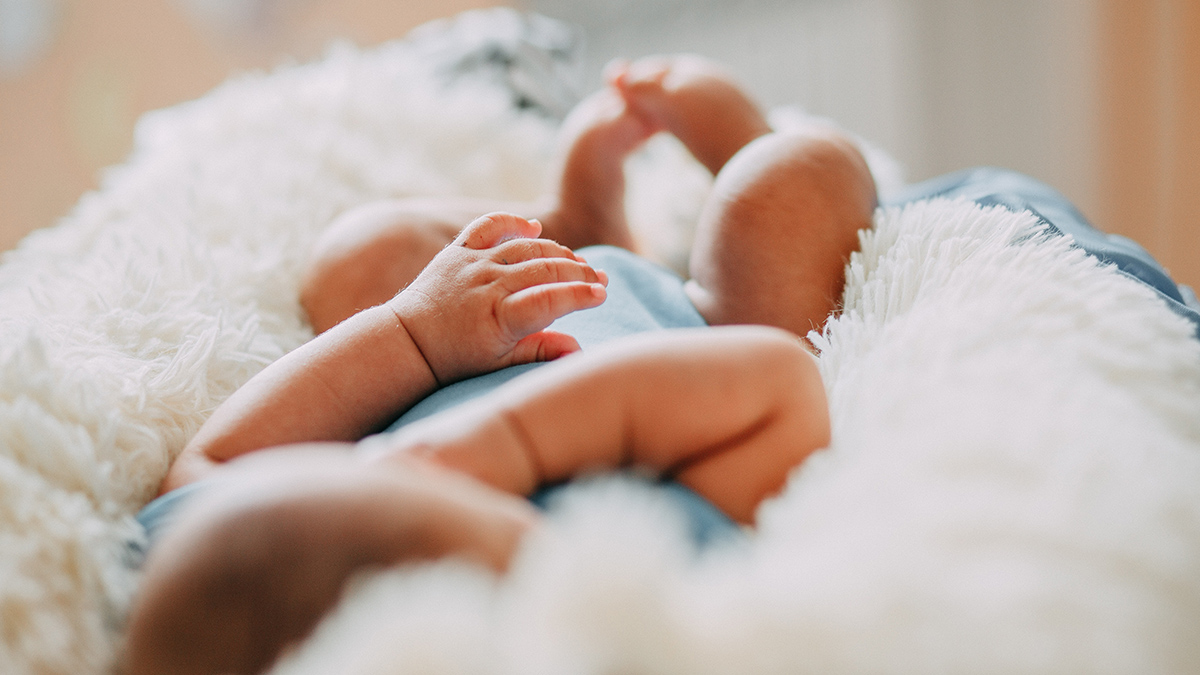 «Месяцы были сложными»: врачи в Уфе спасли недоношенную девочку весом 400 грамм