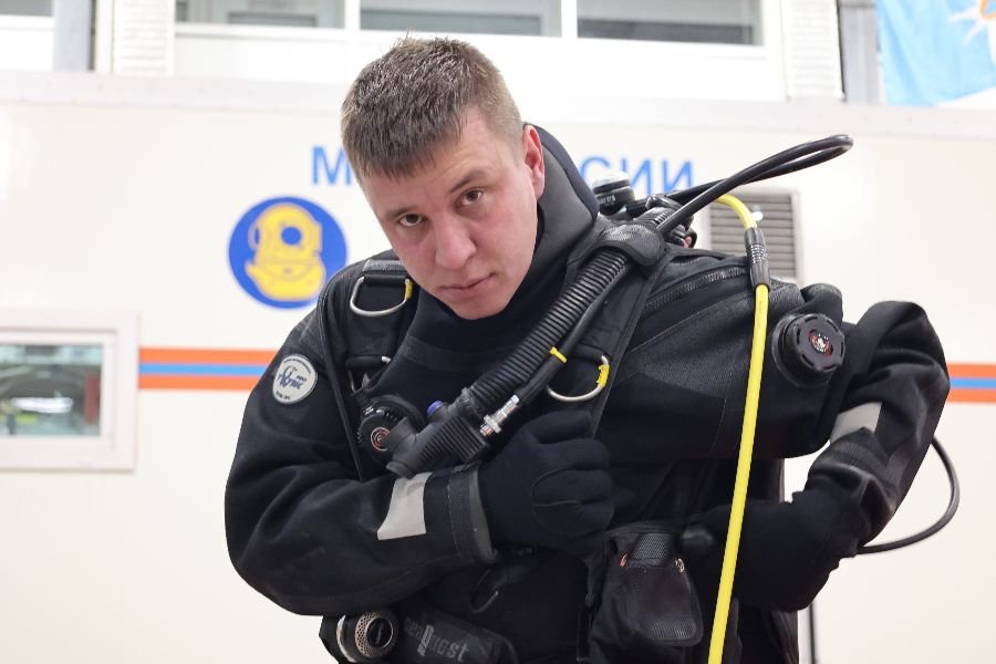 Шесть часов под водой: как работают московские водолазы