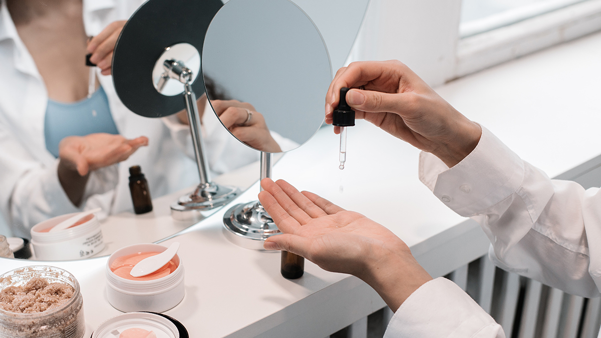 Польза, побочные эффекты и правила применения: что важно знать о ретиноидах