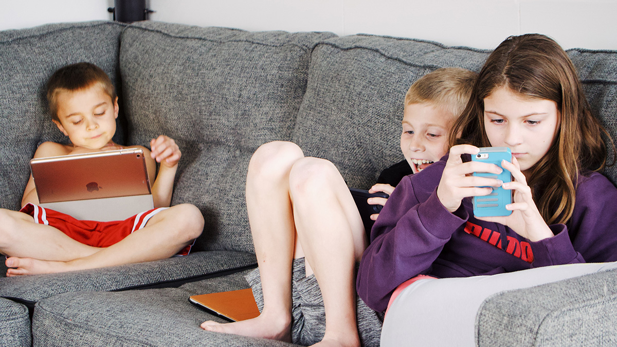 Нужно ли баловать детей, рассказали в столичном семейном центре