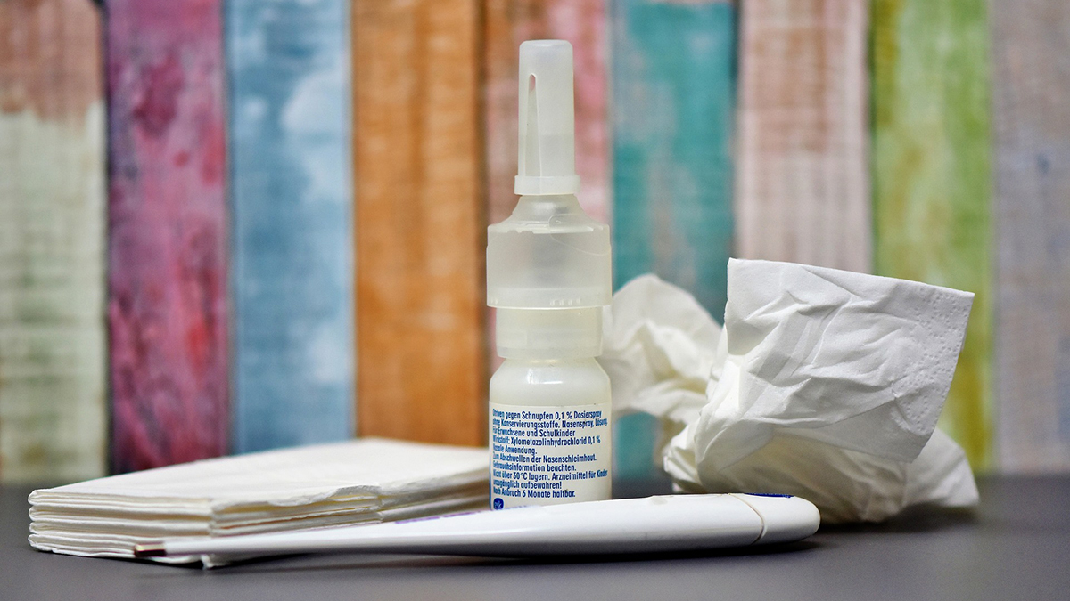 Терапевт Кондрахин назвал главную опасность спреев от насморка